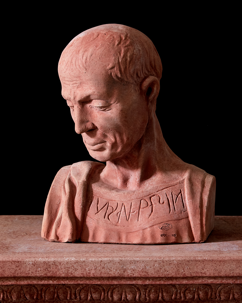 terracotta bust of Poggio Bracciolini on terracotta column